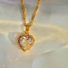 Load image into Gallery viewer, Heart Gold shred Necklace
