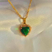 Load image into Gallery viewer, Heart Gold shred Necklace
