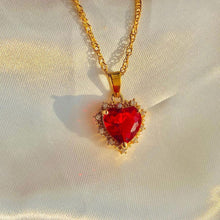 Load image into Gallery viewer, Heart Gold shred Necklace
