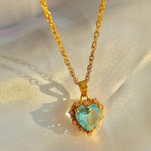 Load image into Gallery viewer, Heart Gold shred Necklace
