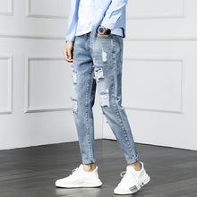 Charger l&#39;image dans la galerie, Ripped cropped Jeans
