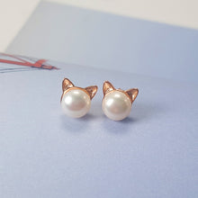 Load image into Gallery viewer, Sterling Pearl Sprouting Cat Earring
