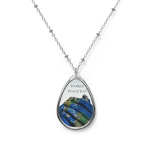 Charger l&#39;image dans la galerie, Oval Necklace
